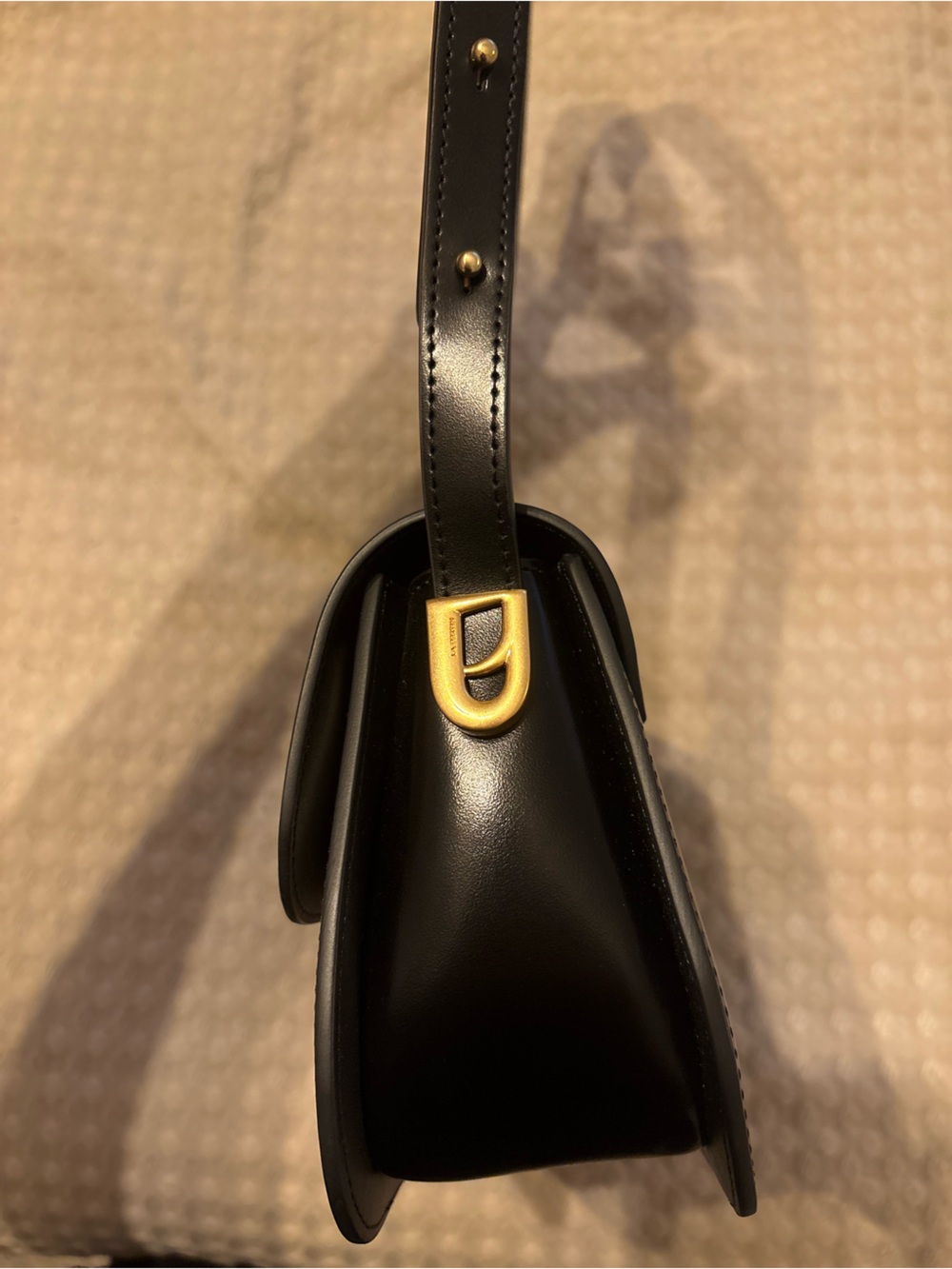 LA FESTIN Black and Cream Shoulder Bag with Gold Snap Closure - Picture 4 of 7